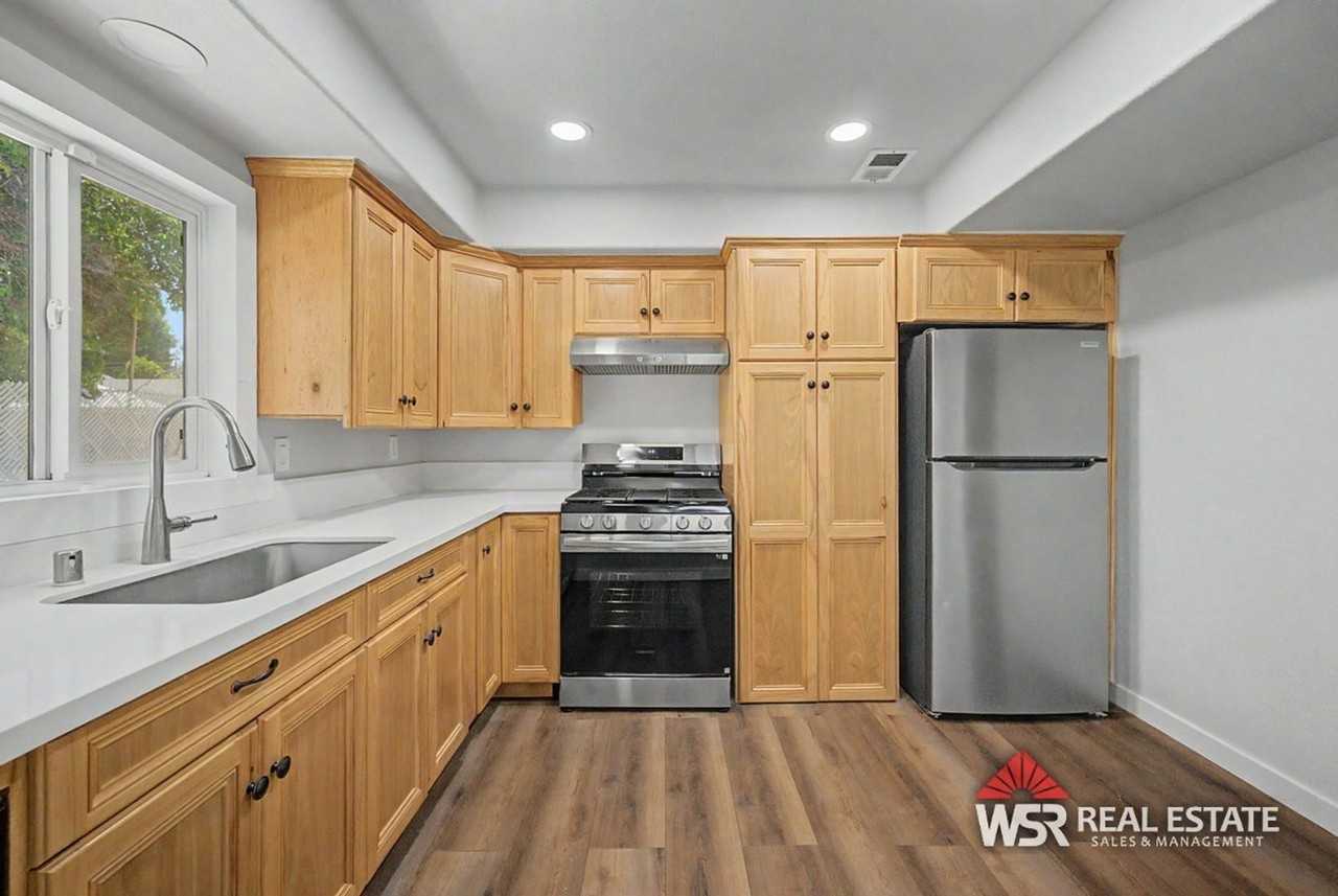 1030 E Brockton Ave #1 - Photo 6 of 30