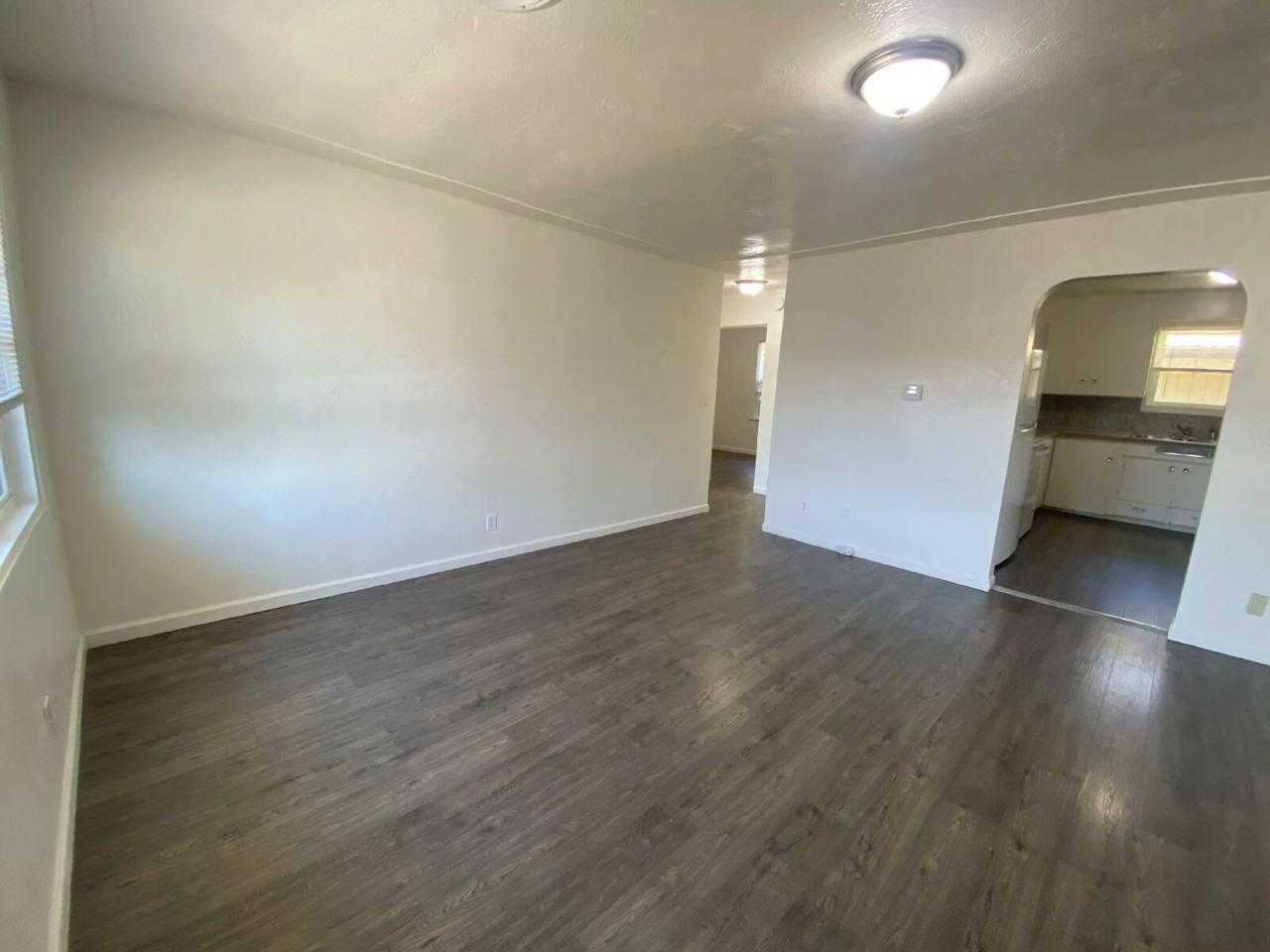 563 W Center St - Photo 7 of 33