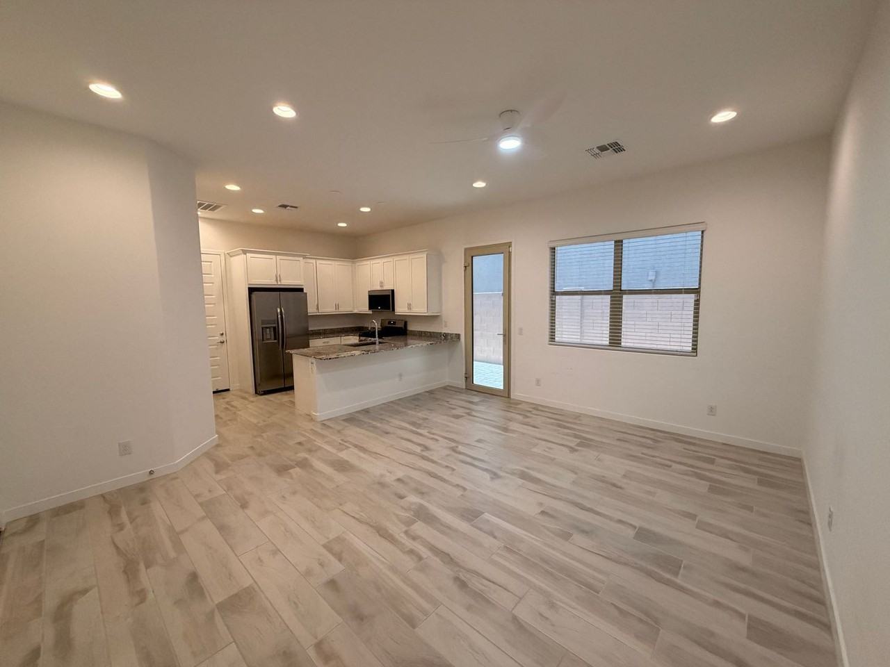 20119 W Pinchot Dr - Photo 2 of 13