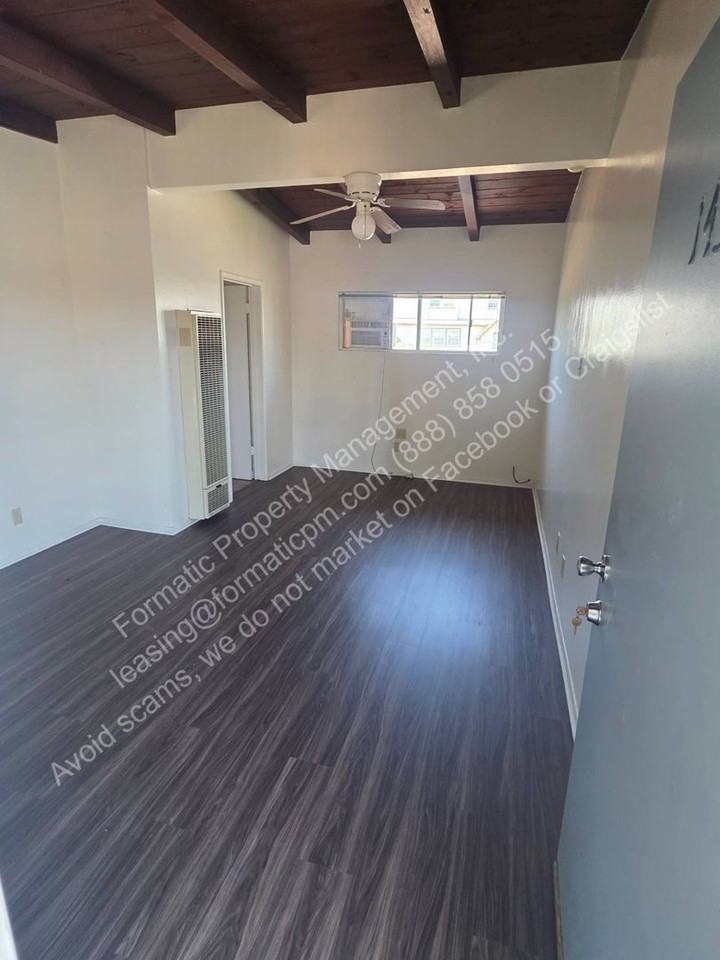 14307 Norwalk Blvd - Photo 3 of 9