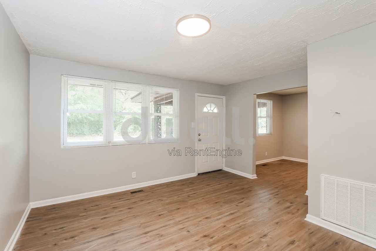 2508 South St - Photo 4 of 15