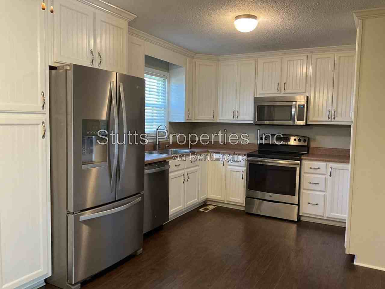 801 Louise Ave - Photo 4 of 12