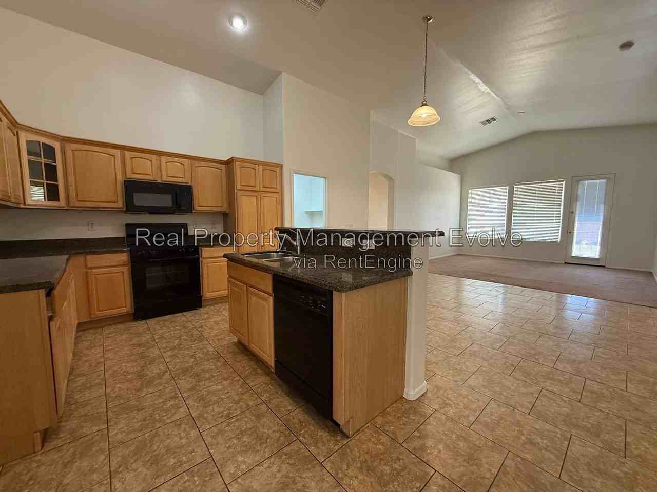 4417 W St Kateri Dr - Photo 6 of 32