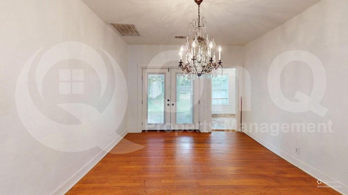 3326 Burlingdell Ave - Photo 2 of 12