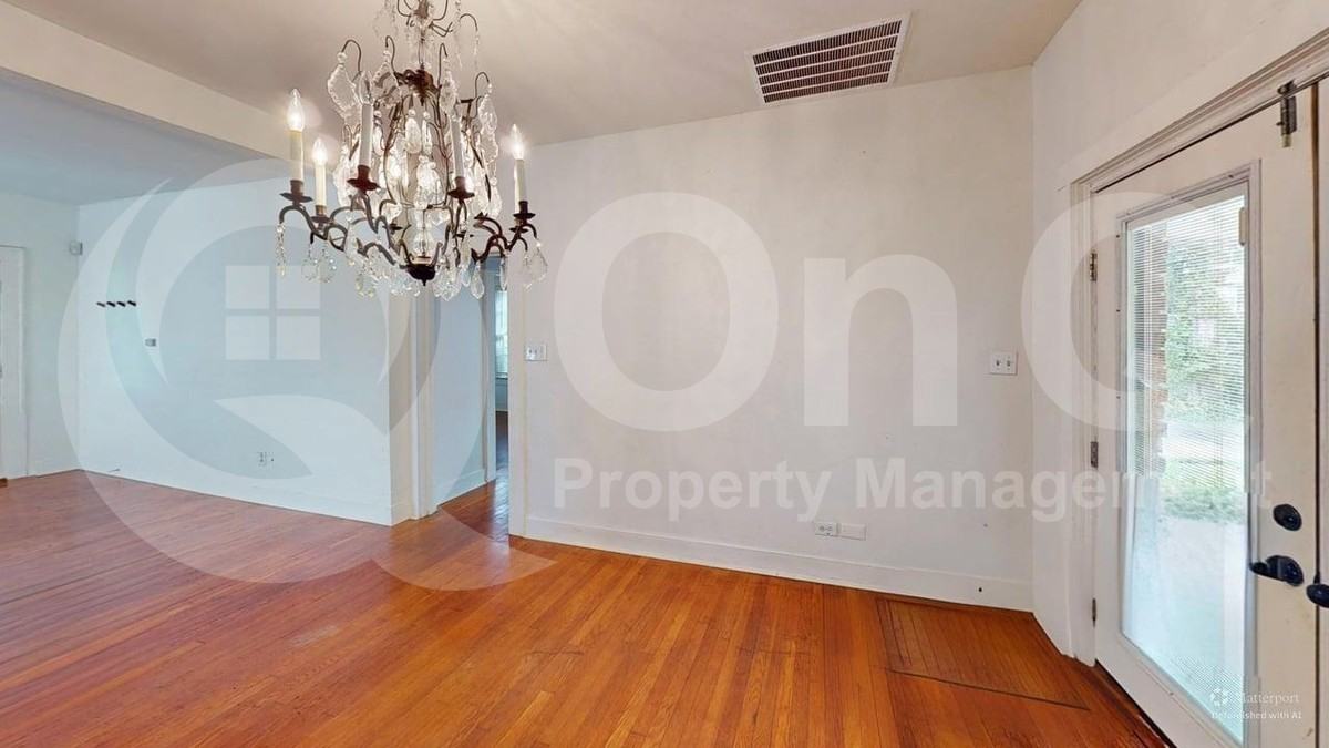 3326 Burlingdell Ave - Photo 3 of 12