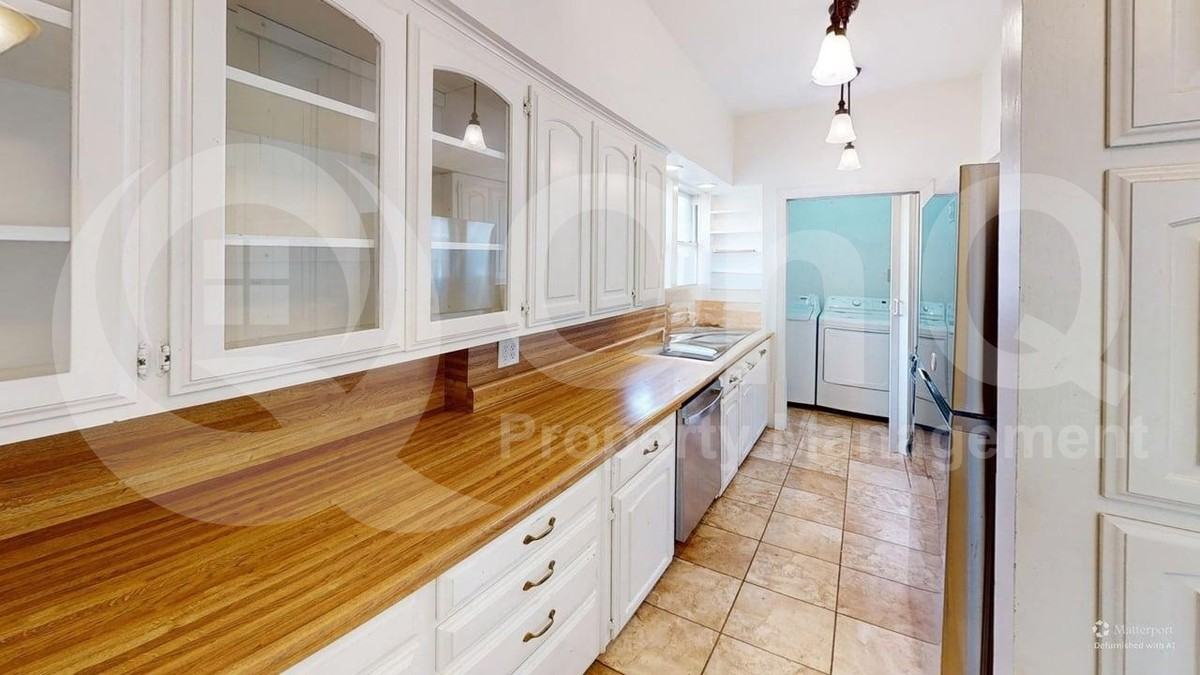 3326 Burlingdell Ave - Photo 6 of 12