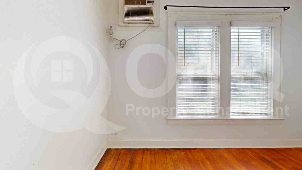3326 Burlingdell Ave - Photo 7 of 12