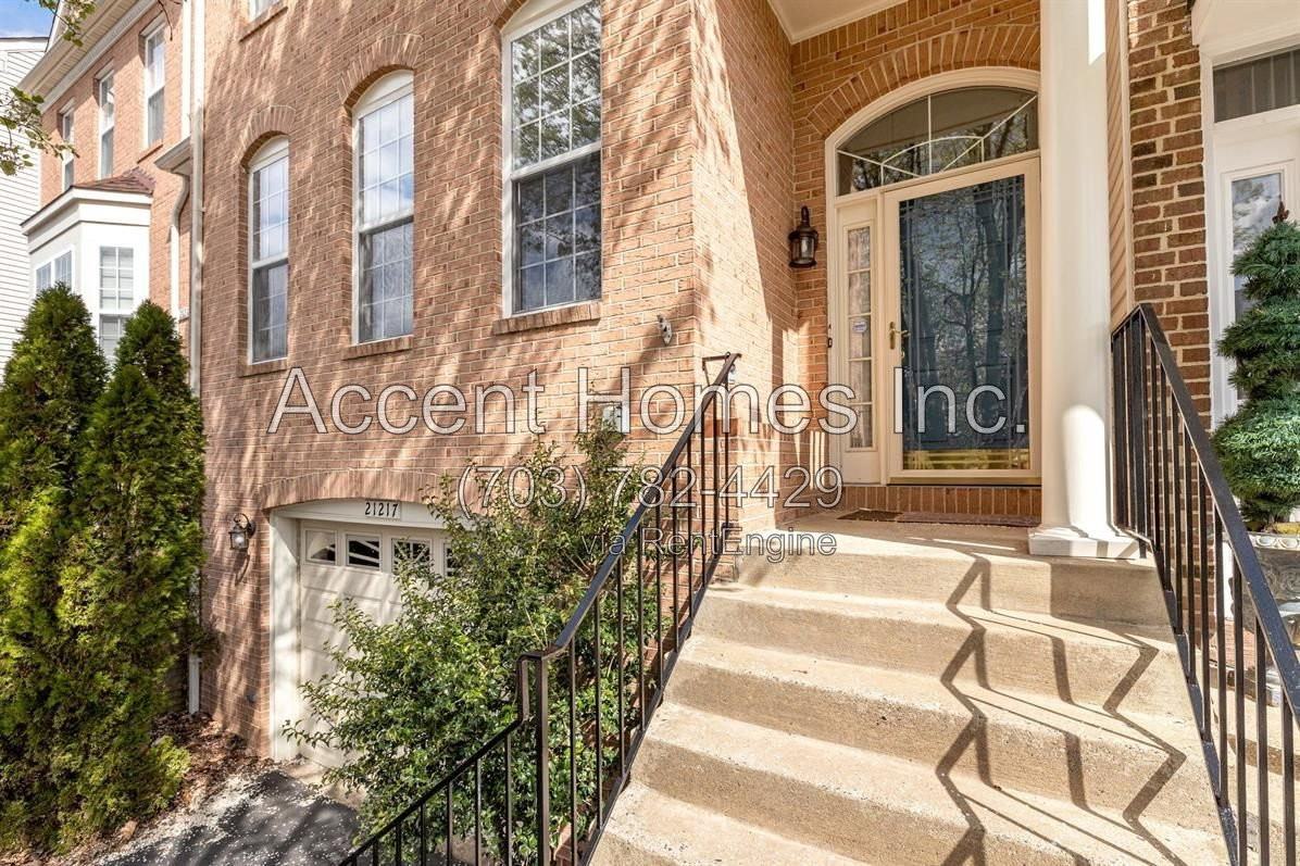 21217 Millwood Sq - Photo 5 of 50