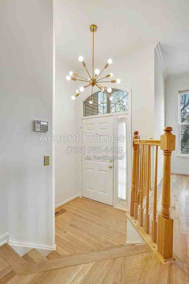 21217 Millwood Sq - Photo 7 of 50