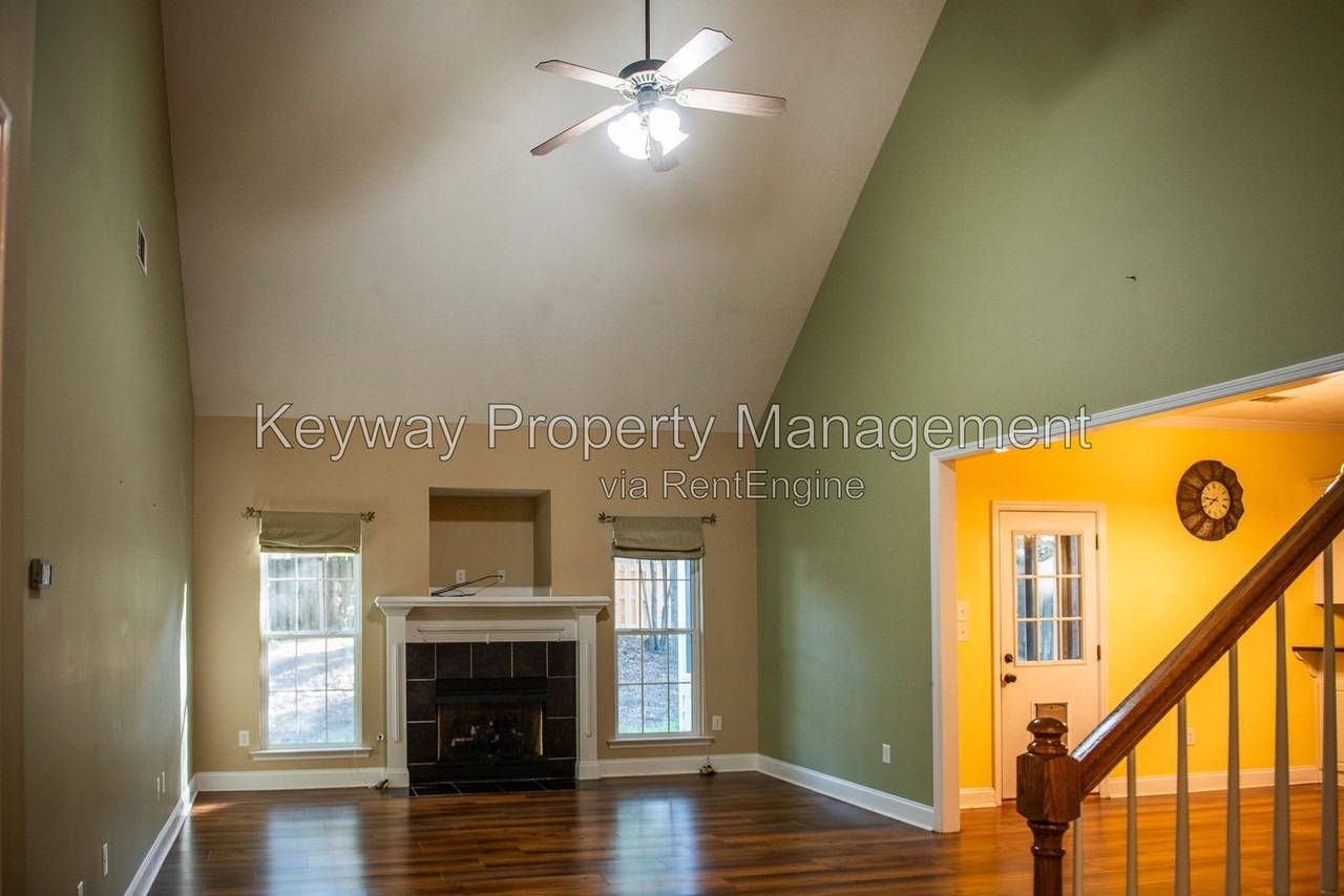 242 Stonington Dr - Photo 5 of 39