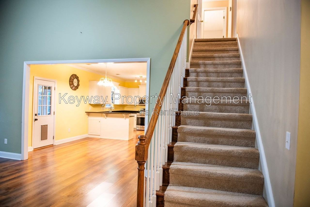 242 Stonington Dr - Photo 6 of 39