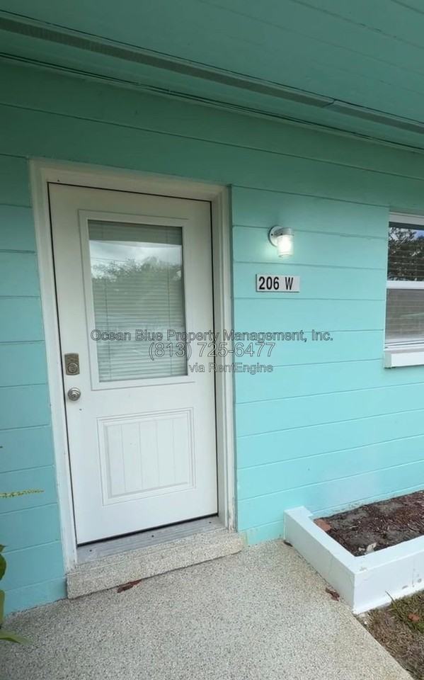 206 Bates Ave #E - Photo 2 of 17