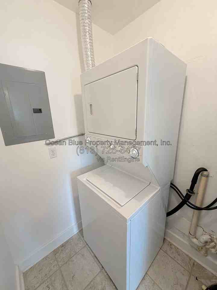 206 Bates Ave #E - Photo 7 of 17