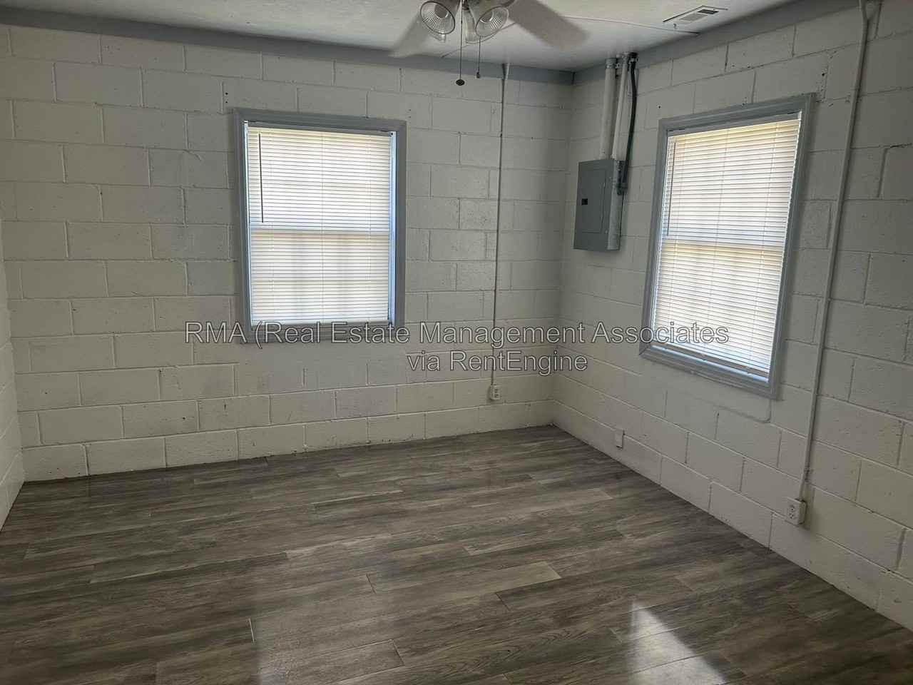 923 Cleveland St - Photo 3 of 9