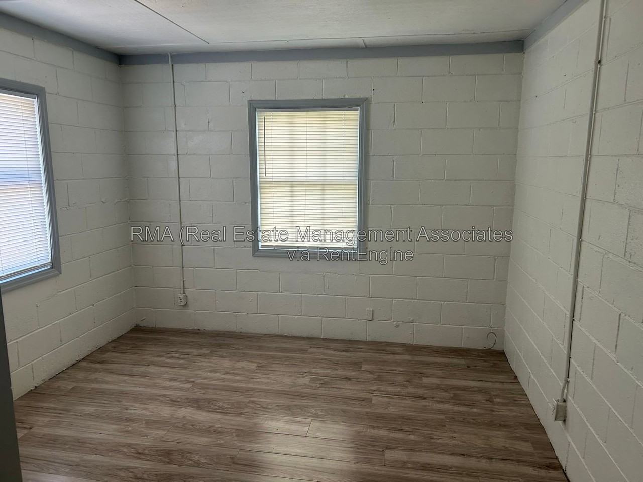 923 Cleveland St - Photo 4 of 9