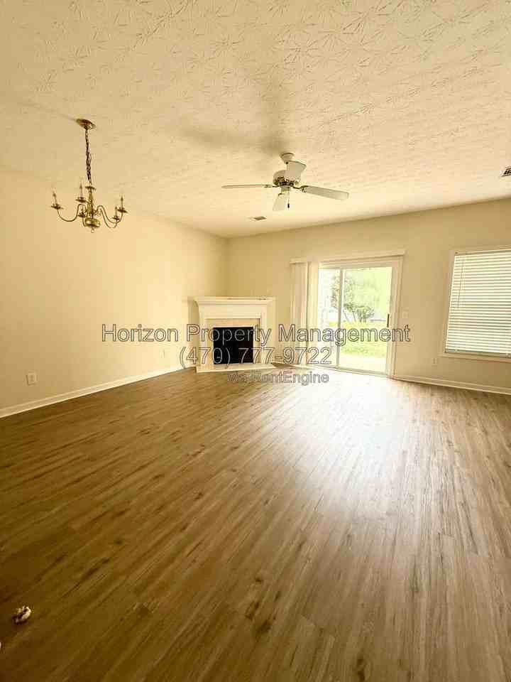 15 Pearl Chambers Ct - Photo 3 of 17