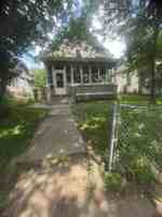 featured image of 1914 Russell Ave N