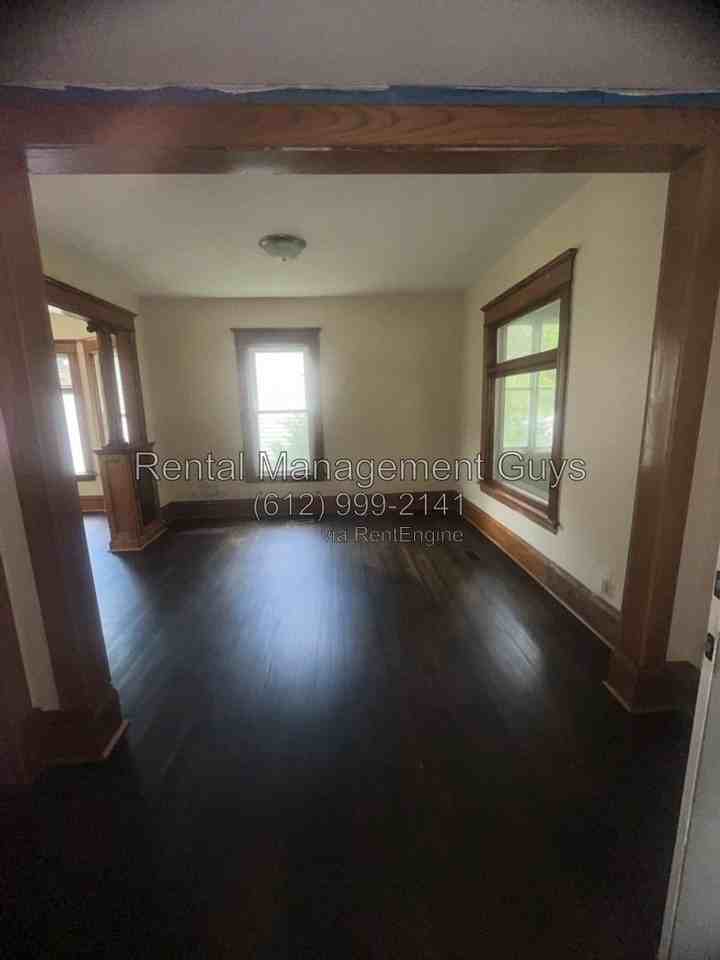 1914 Russell Ave N - Photo 3 of 14