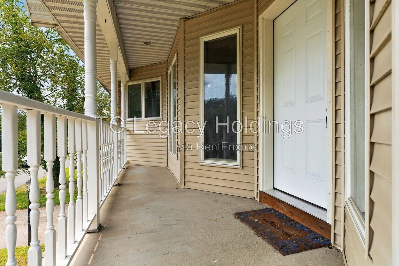 603 Hayes St - Photo 4 of 35