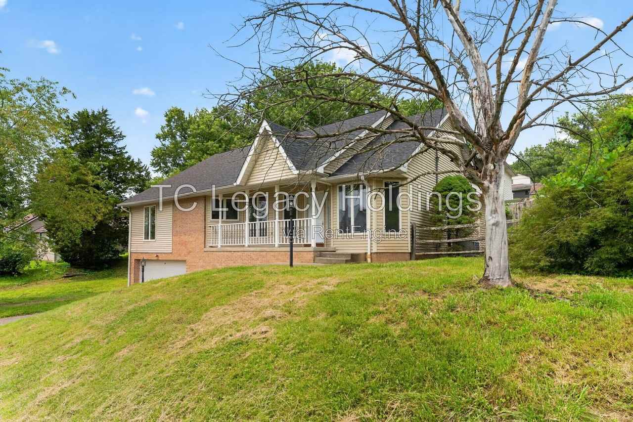 603 Hayes St - Photo 6 of 35