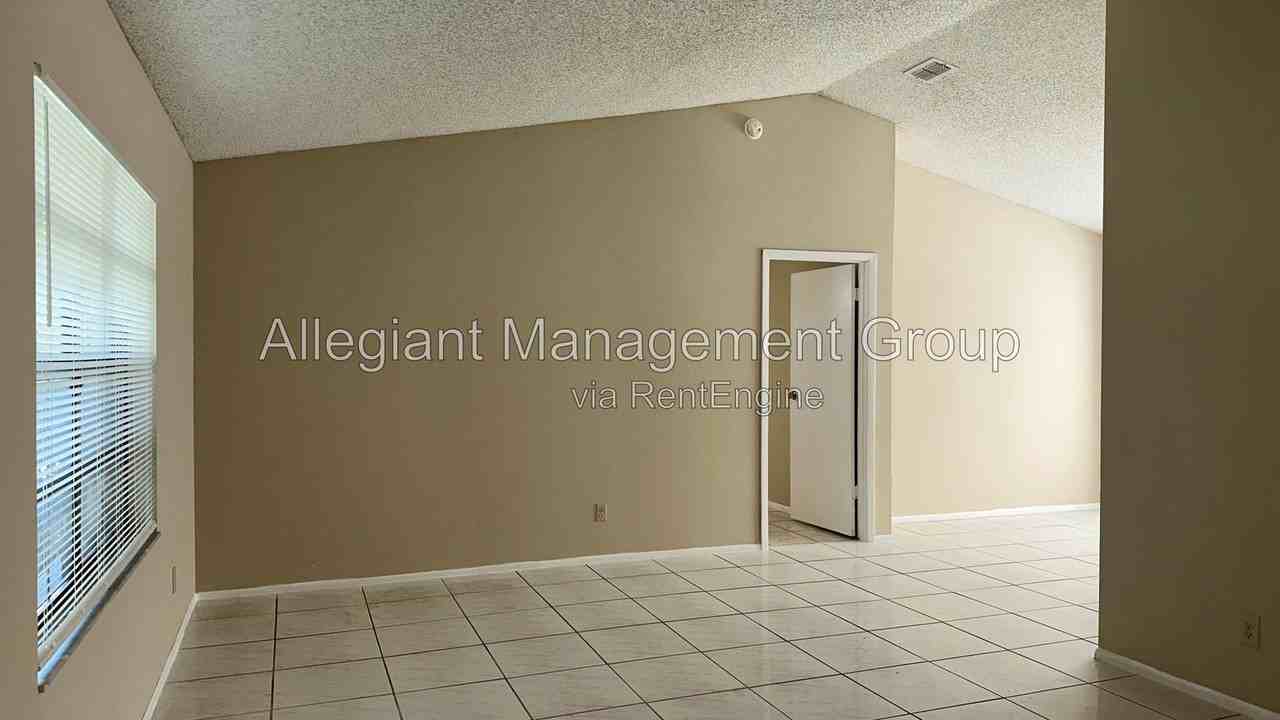 7107 Blair Dr - Photo 2 of 28