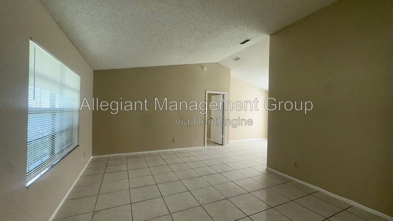 7107 Blair Dr - Photo 4 of 28
