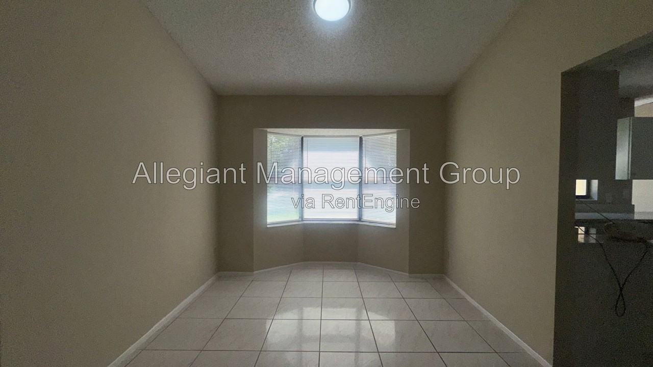 7107 Blair Dr - Photo 5 of 28
