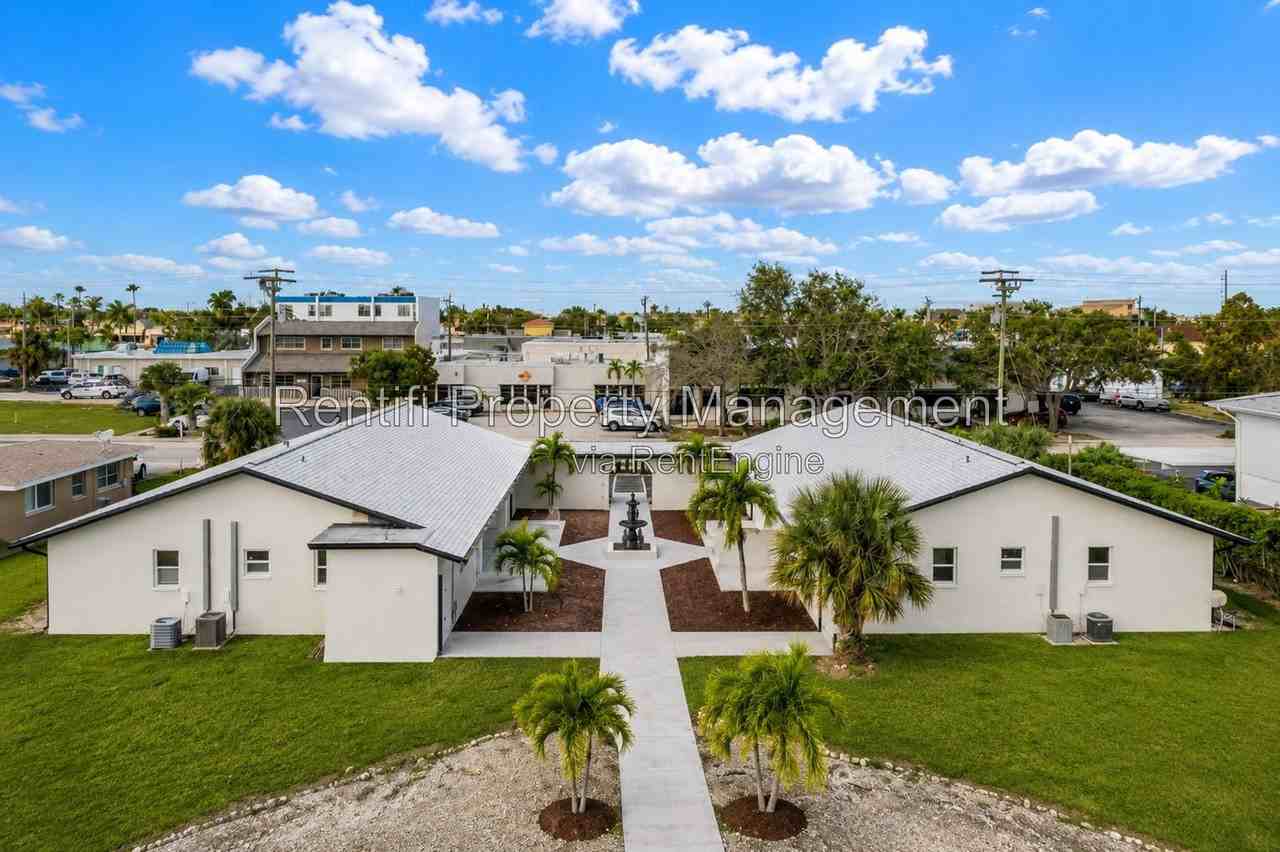 1322 Miramar St #2 - Photo 2 of 32