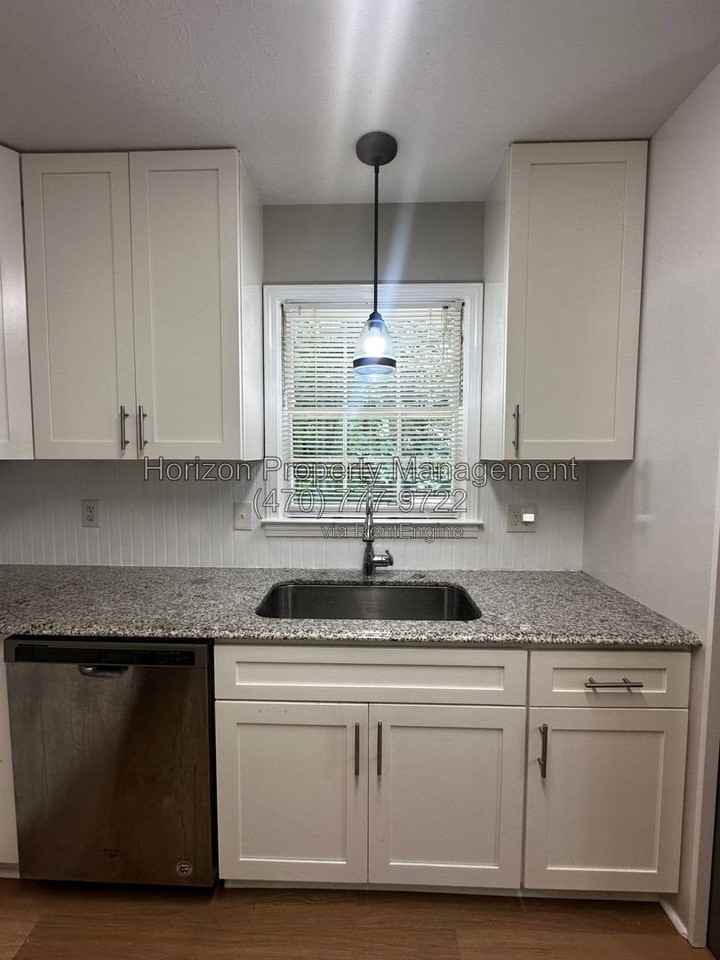 4014 White Oak Ct Nw - Photo 6 of 23