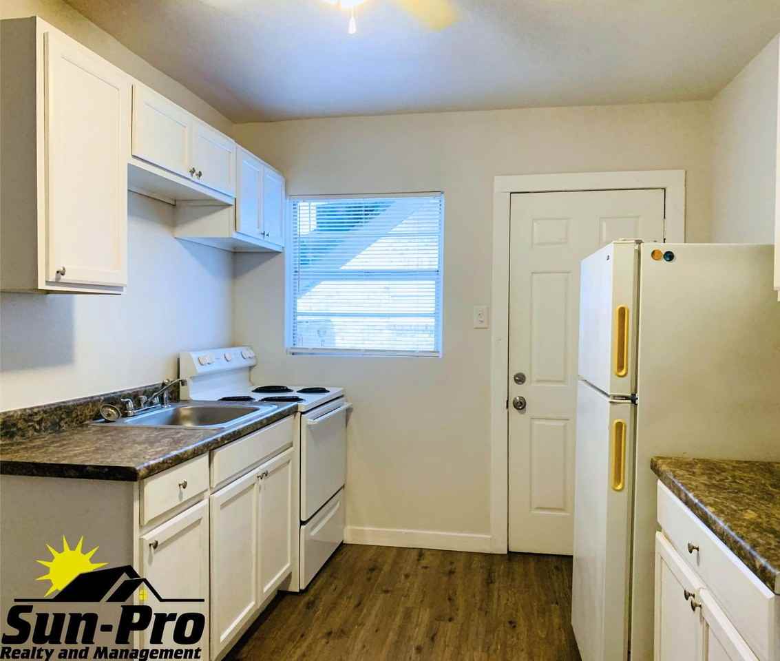 708 Georgia St #2 - Photo 3 of 12