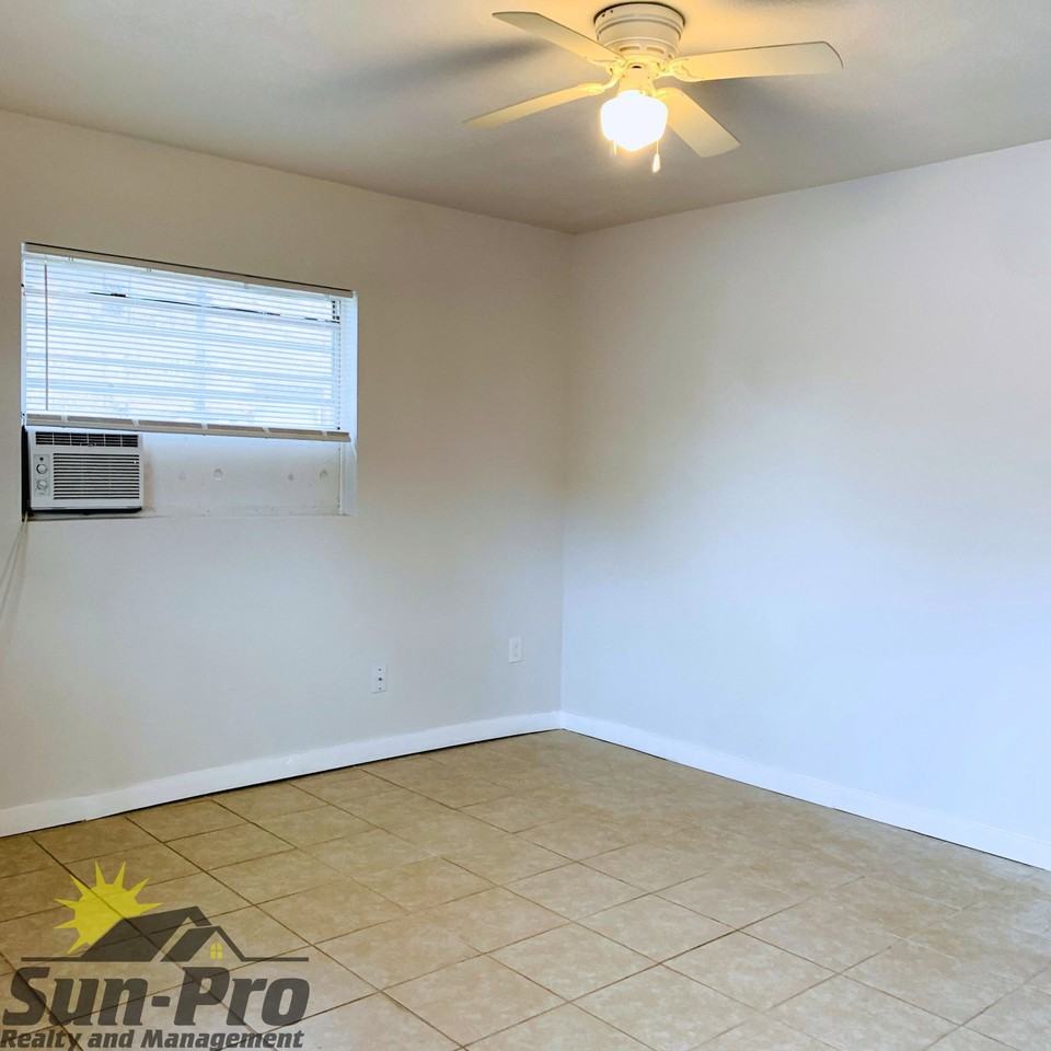708 Georgia St #2 - Photo 6 of 12