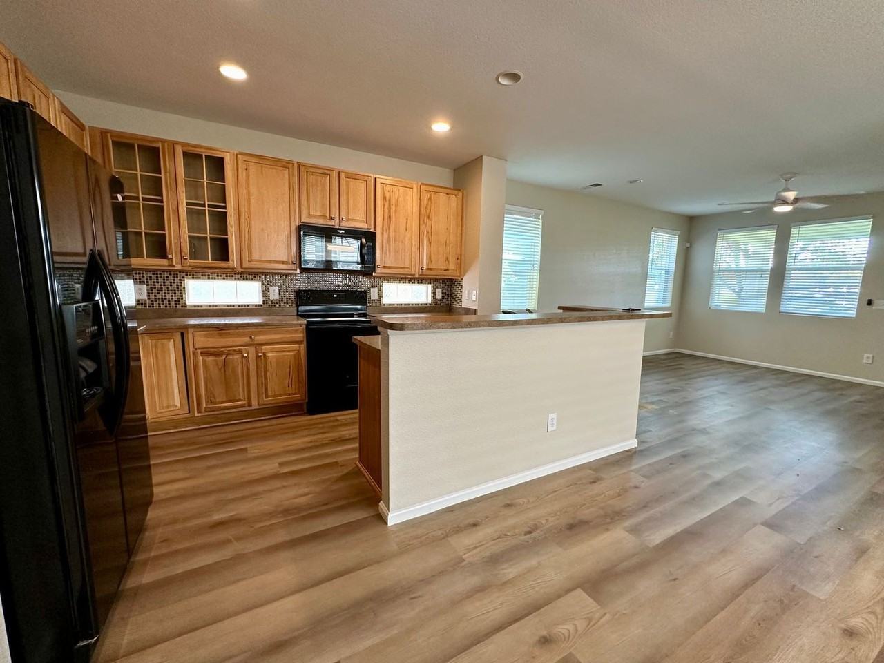 8365 E 22nd Ave - Photo 6 of 24