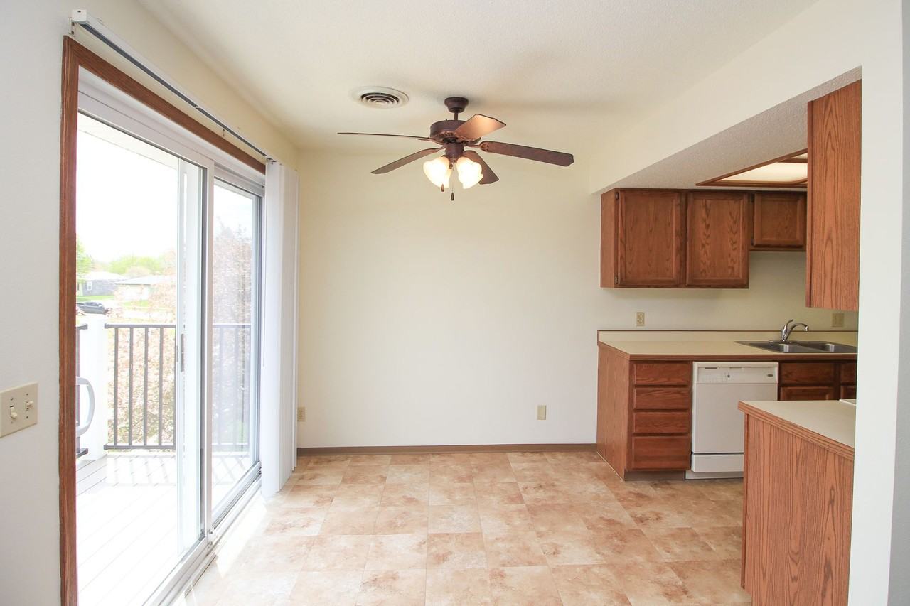 **Limited Time Special! Up to 2 Months Free Rent!** - Photo 4 of 9