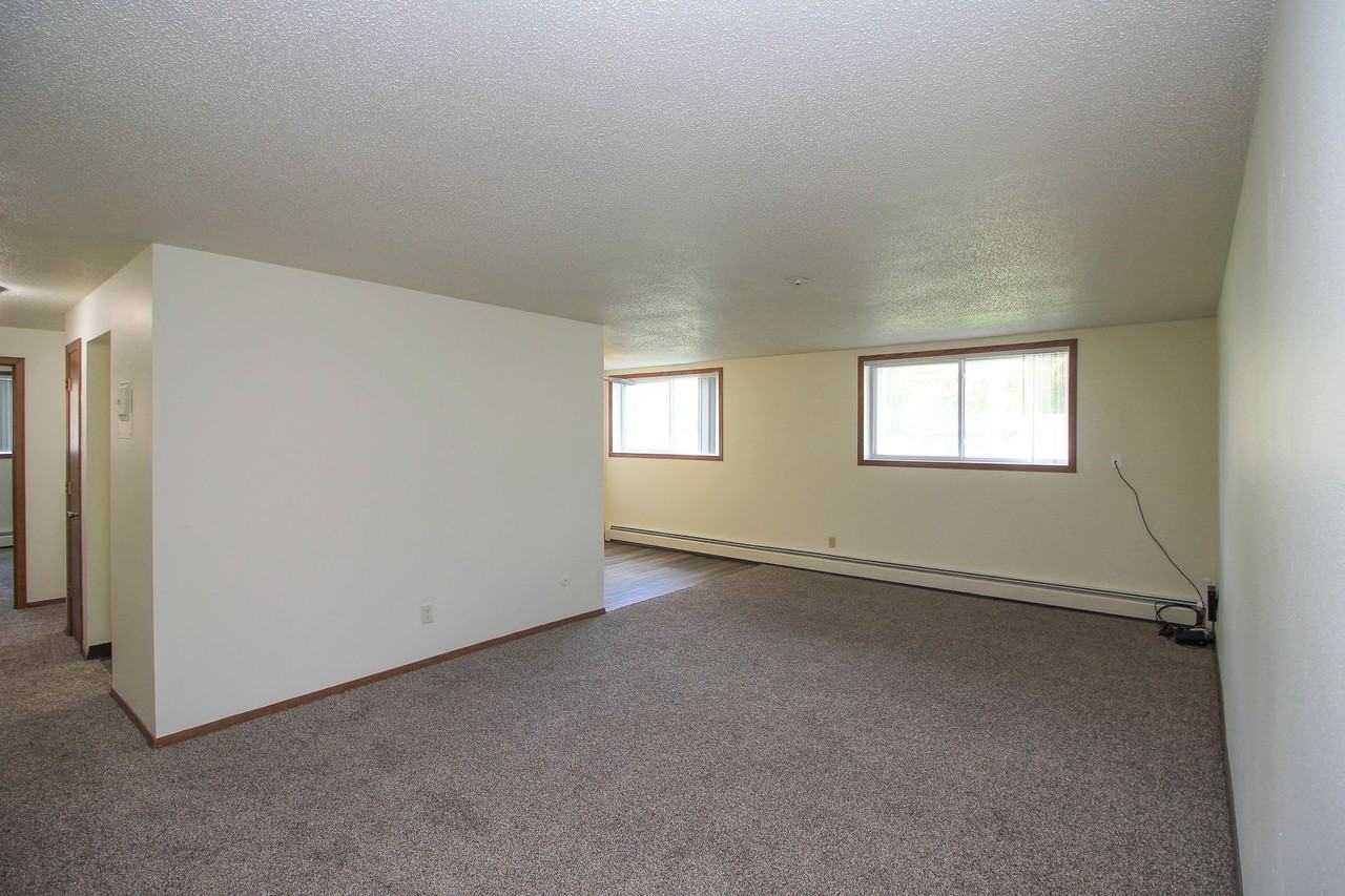 **Limited Time Special! Up to 2 Months Free Rent!** - Photo 5 of 9