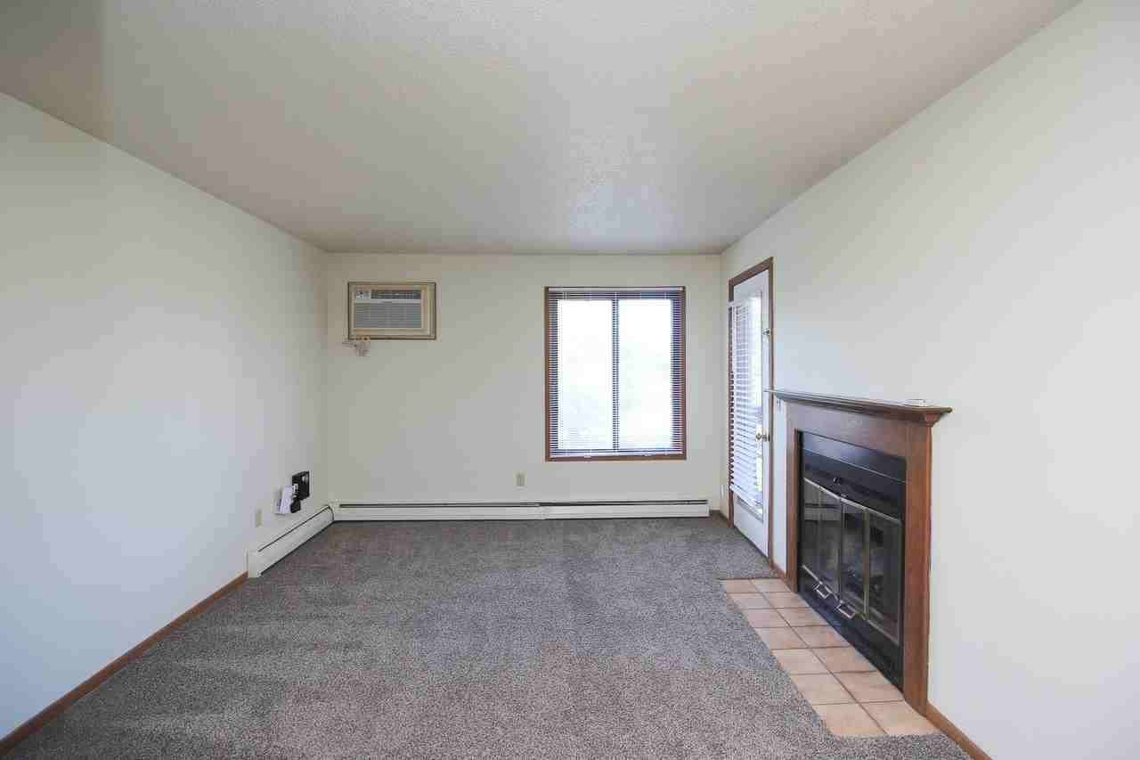 **Limited Time Special! 1 Months Free Rent!** - Photo 2 of 28