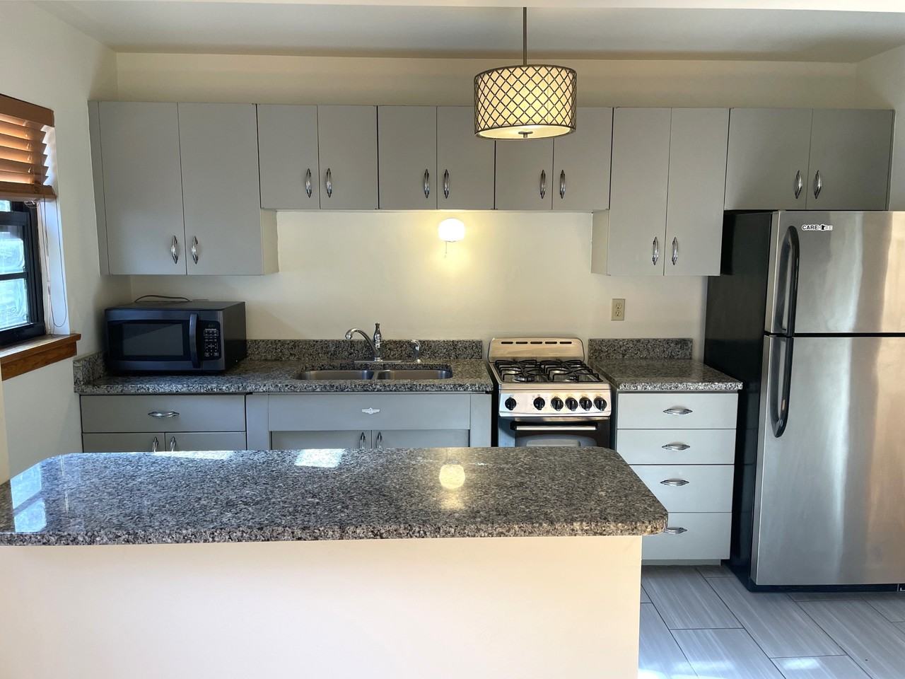 Virginia Apartments - Photo 4 of 21