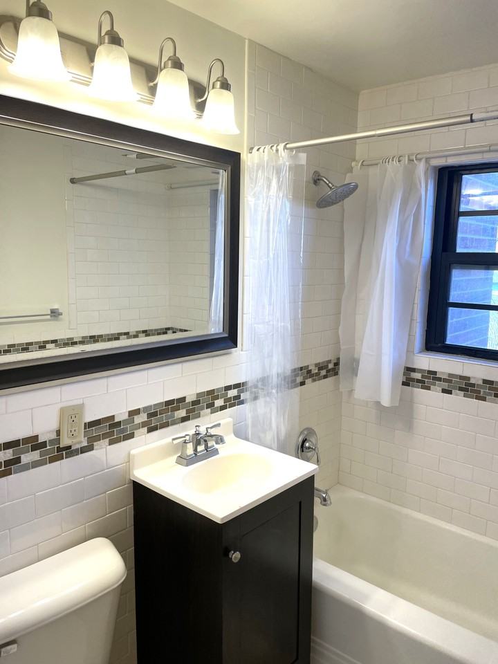 Virginia Apartments - Photo 6 of 21