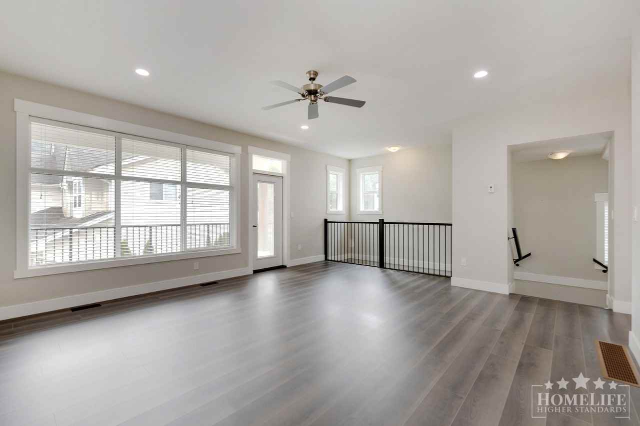 386 Pine Ave - Photo 3 of 20