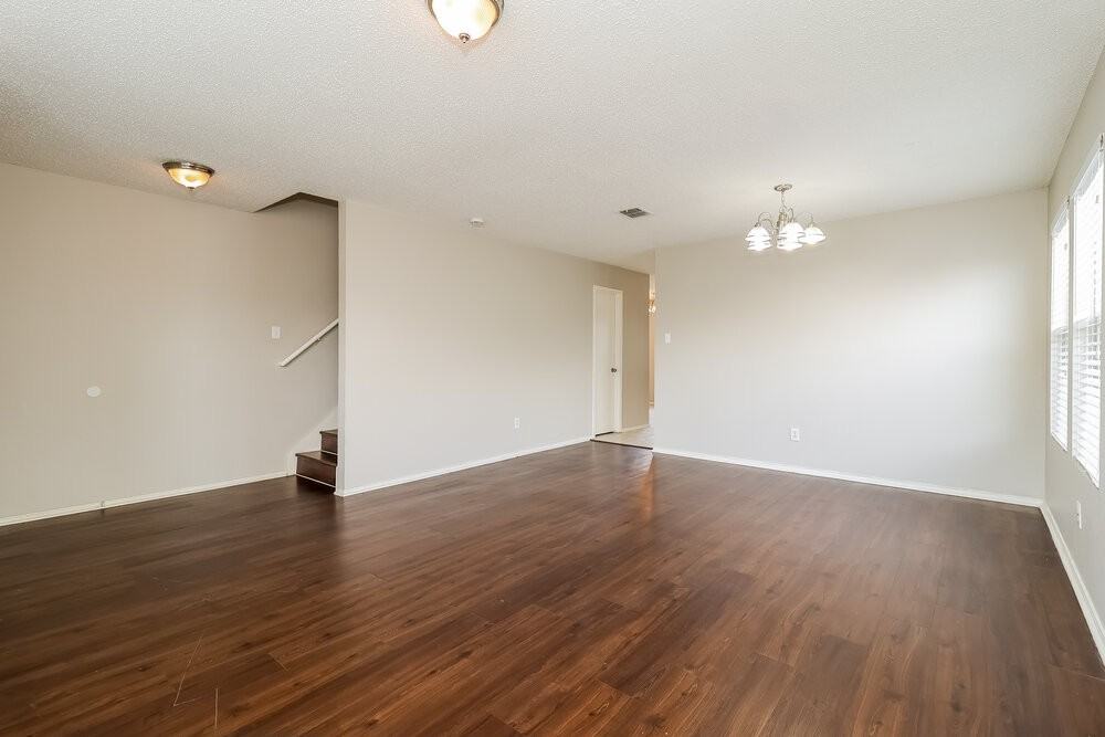 8737 Hunters Point Way - Photo 5 of 17