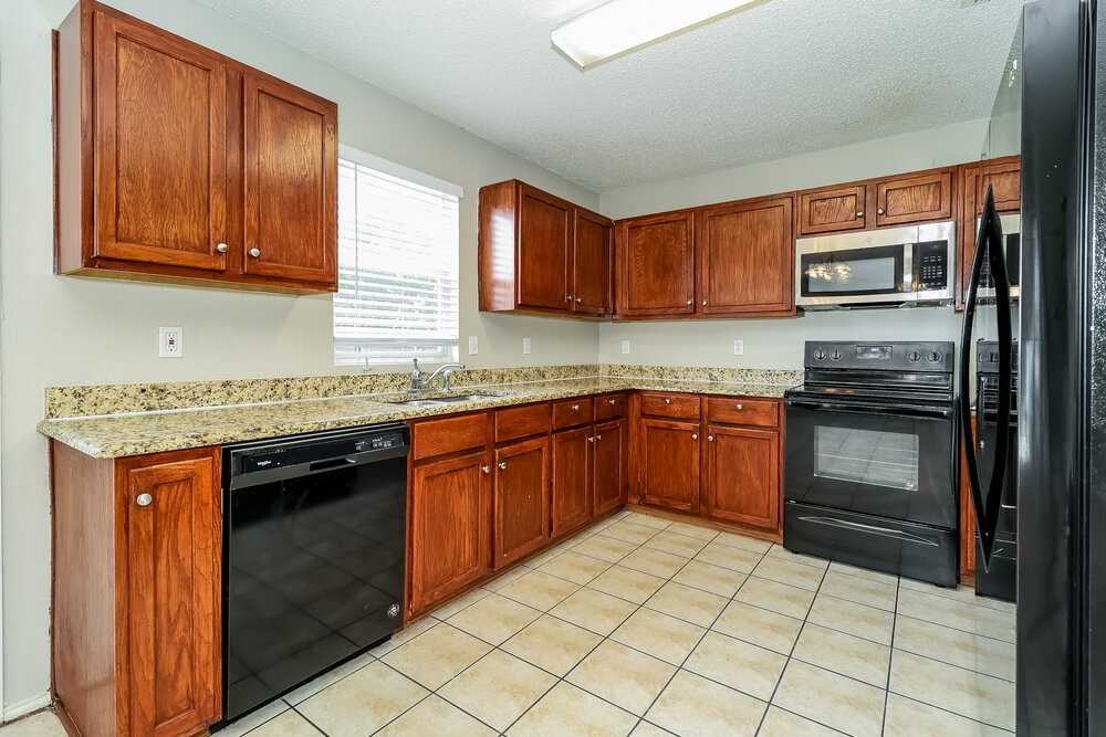 8737 Hunters Point Way - Photo 7 of 17