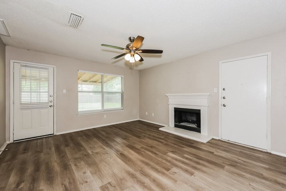 1213 Singletree Ct - Photo 4 of 17