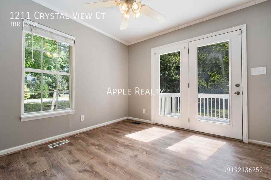 1211 Crystal View Ct - Photo 5 of 18