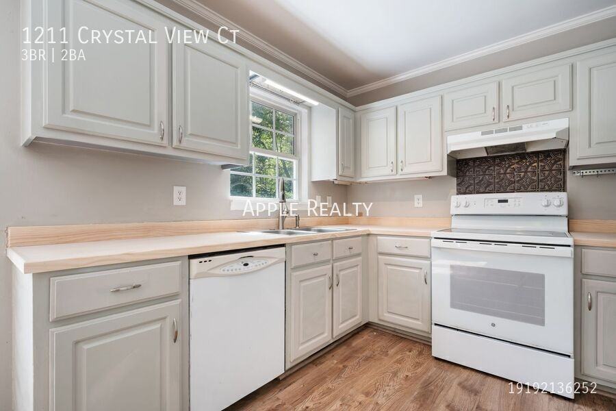 1211 Crystal View Ct - Photo 7 of 18