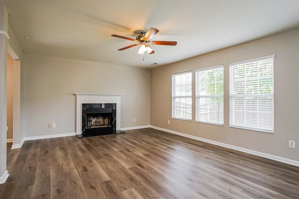 3783 Burtons Barn St - Photo 4 of 17