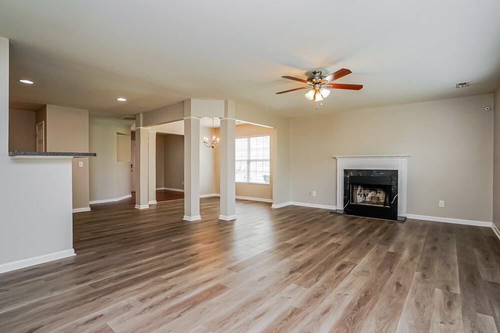 3783 Burtons Barn St - Photo 5 of 17