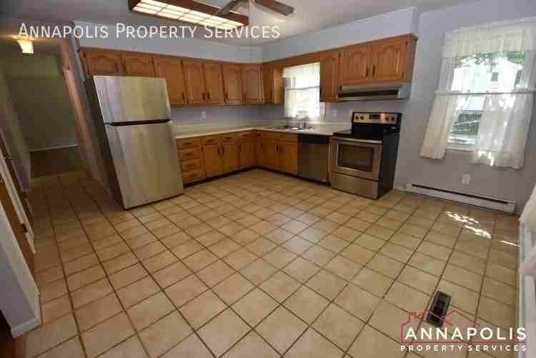843 Harbor View Ter - Photo 4 of 36