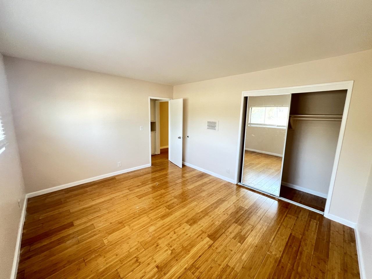 2637 Centinela Ave - Photo 2 of 29