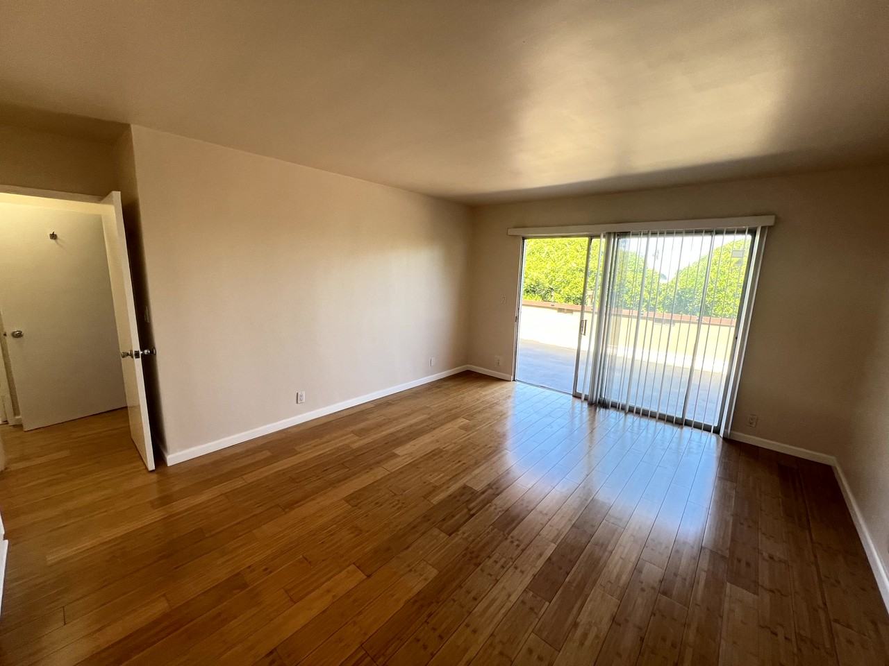 2637 Centinela Ave - Photo 5 of 29