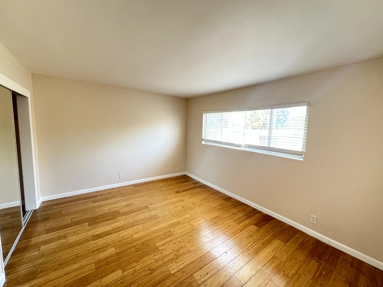 2637 Centinela Ave - Photo 6 of 29