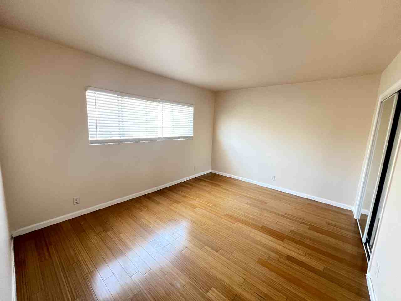 2637 Centinela Ave - Photo 4 of 15
